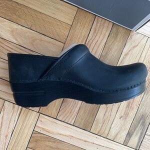 Dansko Black narrow Pro Oiled clog size 36